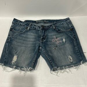 Women’s blue low rise bermuda denim short size 7